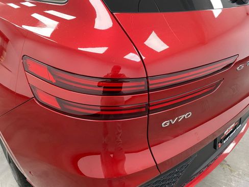 Used 2023 Genesis GV70 2.5T w/ Sport Prestige Package image 13