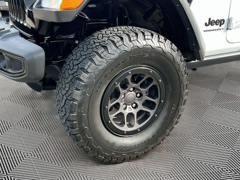 Used 2023 Jeep Wrangler Unlimited Sport w/ Xtreme 35 Tire Package AWD/4WD image 28