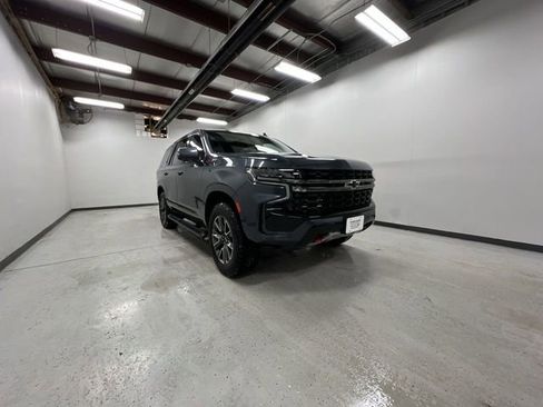 Used 2021 Chevrolet Tahoe Z71 w/ Luxury Package image 2