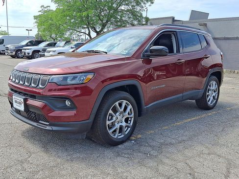 Certified 2022 Jeep Compass Latitude AWD/4WD image 3