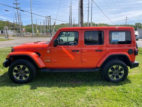 Used 2018 Jeep Wrangler Unlimited Sahara AWD/4WD image 10