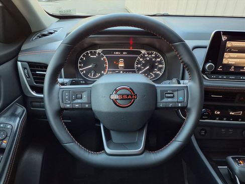 Certified 2025 Nissan Rogue SV image 16