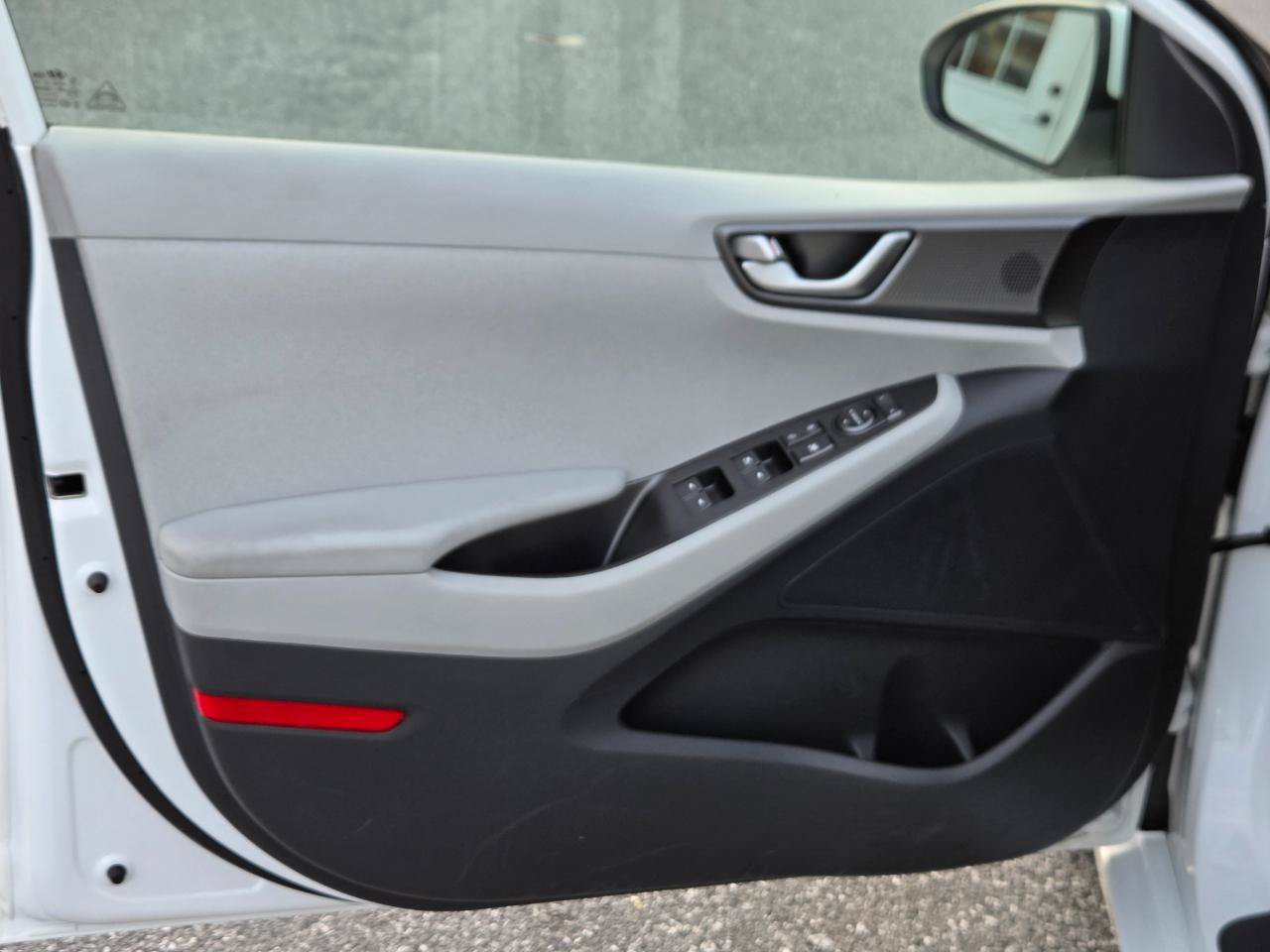Used 2020 Hyundai Ioniq Blue FWD image 16
