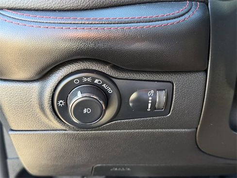 Used 2023 Dodge Durango GT image 19