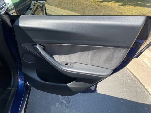 Used 2024 Tesla Model Y Long Range AWD/4WD image 19