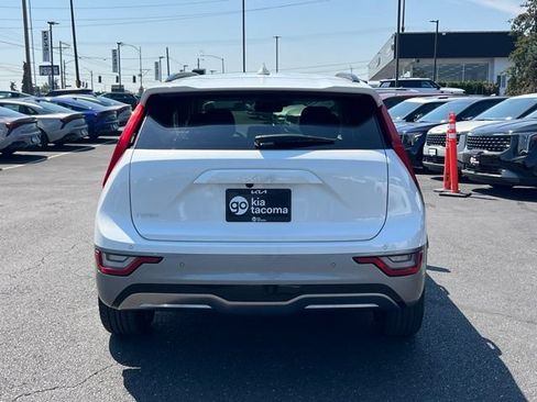 Certified 2023 Kia Niro Wave FWD image 6