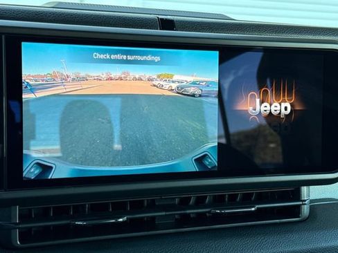New 2025 Jeep Gladiator Sport AWD/4WD image 19