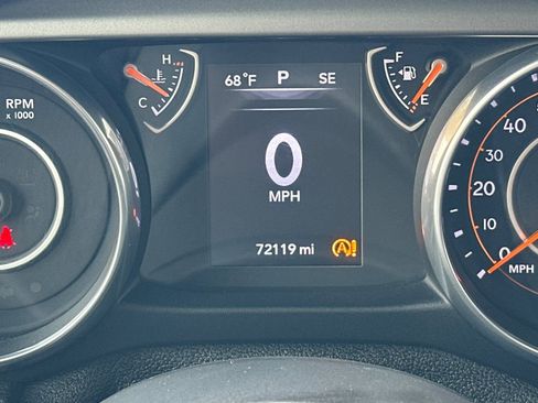 Used 2018 Jeep Wrangler Unlimited Sport AWD/4WD image 25