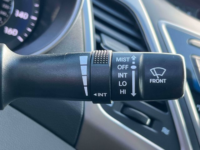 Used 2014 Hyundai Elantra SE w/ Option Group 02 FWD image 22
