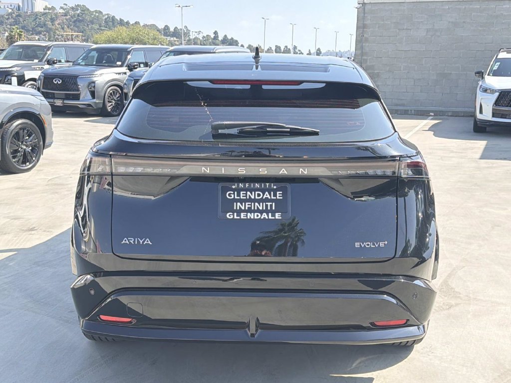 Used 2024 Nissan Ariya FWD image 5