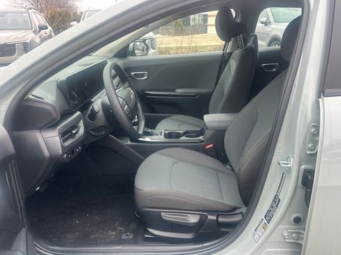 New 2025 Kia K4 LXS image 9