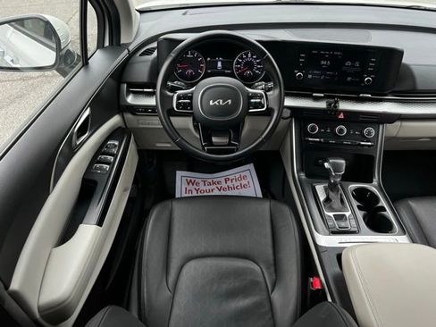 Used 2022 Kia Carnival LX FWD image 30