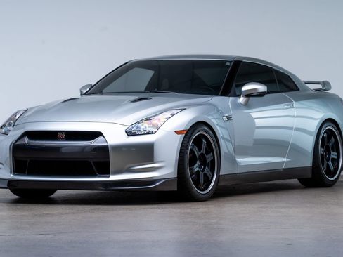 Used 2009 Nissan GT-R Premium AWD/4WD image 3