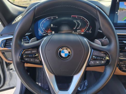 Used 2023 BMW 530i w/ Convenience Package image 27