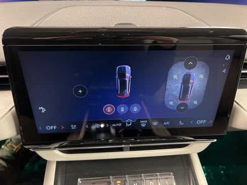 New 2026 Lincoln Nautilus Reserve image 13