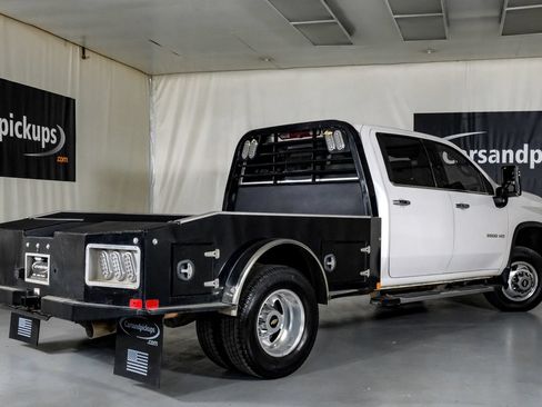 Used 2022 Chevrolet Silverado 3500 High Country w/ Safety Package II AWD/4WD image 8