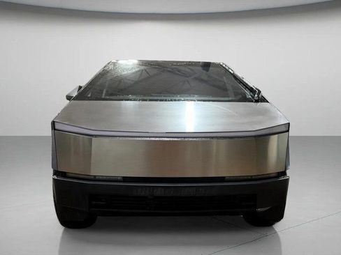 Used 2024 Tesla Cybertruck AWD Crew Cab image 8