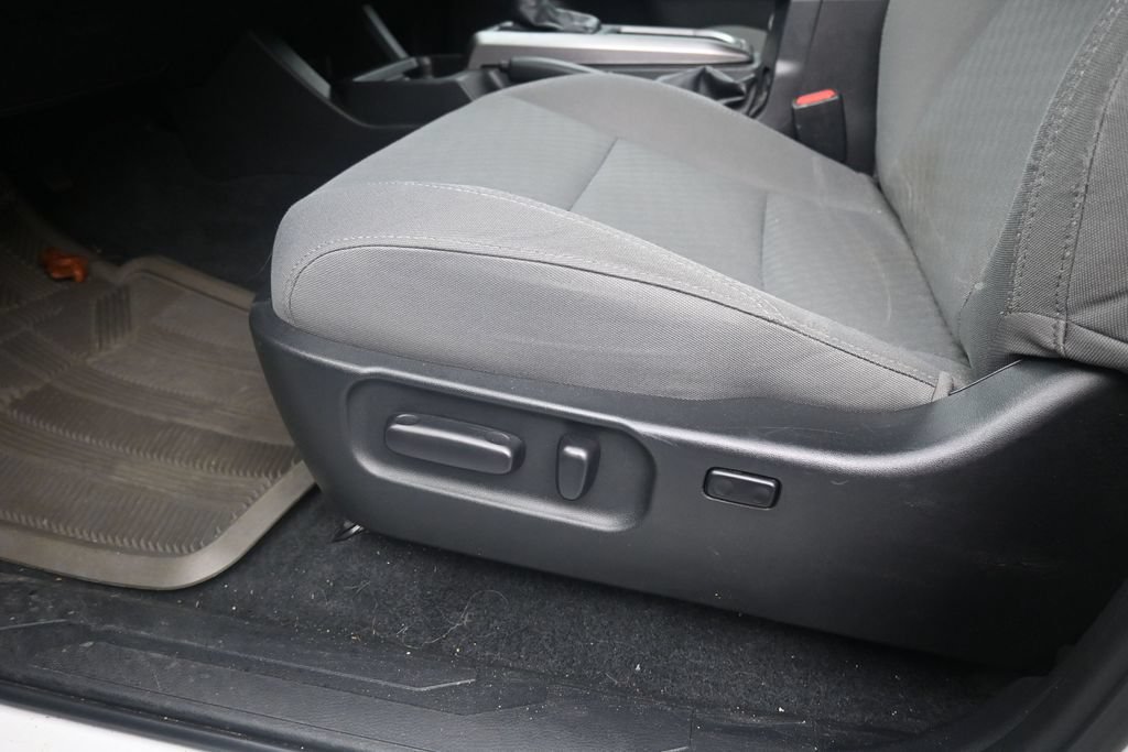 Used 2023 Toyota Tacoma SR5 RWD image 17