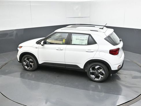 New 2026 Hyundai Venue SEL FWD image 19