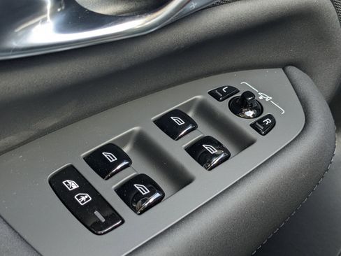 New 2025 Volvo XC90 T8 Plus w/ Protection Package Premier image 23