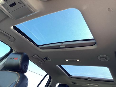 Used 2023 GMC Acadia AT4 w/ Technology Package image 5