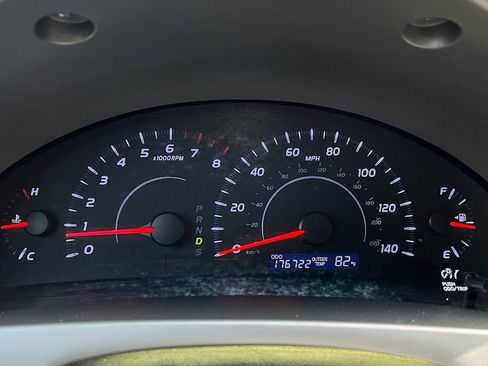 Used 2011 Toyota Camry LE FWD image 13