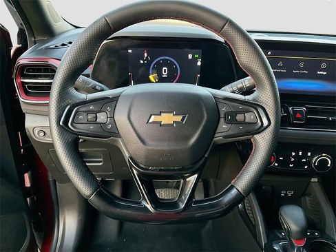 Used 2025 Chevrolet TrailBlazer RS w/ Driver Confidence Package image 11