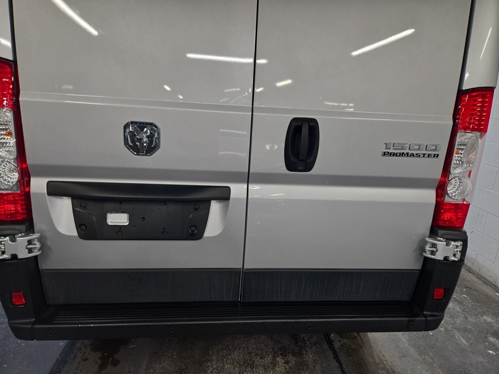 Used 2023 RAM ProMaster 1500 w/ Driver Convenience Group FWD image 5