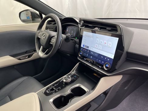 Used 2024 Lexus RZ 300e Premium image 29