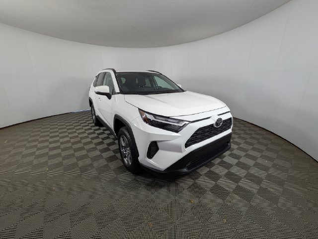 Used 2025 Toyota RAV4 XLE FWD image 27