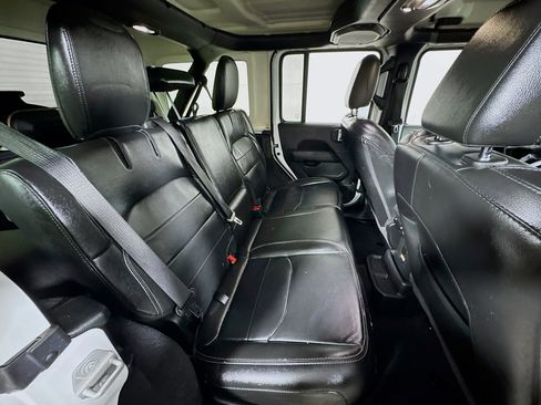 Used 2022 Jeep Wrangler Unlimited Sahara w/ Cold Weather Group image 26