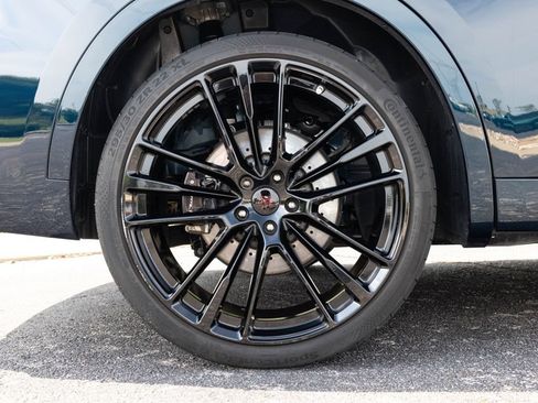 Used 2024 Maserati Levante Trofeo AWD/4WD image 75