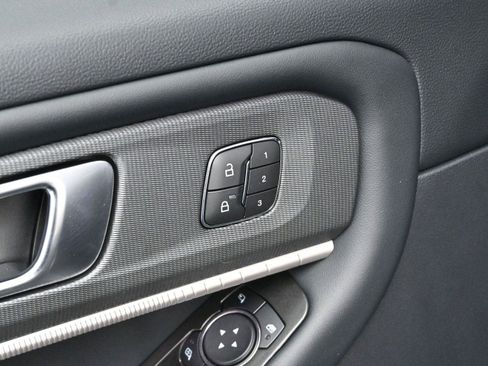 Used 2025 Ford Explorer ST-Line w/ Premium Package image 10