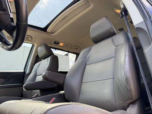Used 2016 Honda Odyssey EX-L image 12