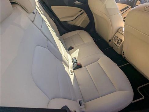 Used 2019 Mercedes-Benz GLA 250 image 17