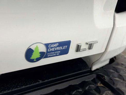 Used 2024 Chevrolet Colorado LT w/ LT Convenience Package II image 11