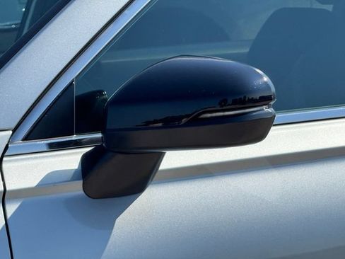 Used 2025 Honda CR-V Sport image 3