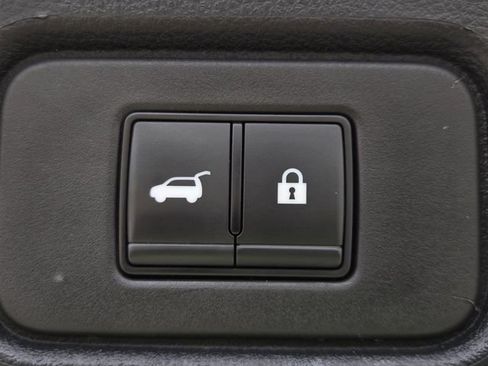 Used 2023 Nissan Pathfinder Platinum AWD/4WD image 11