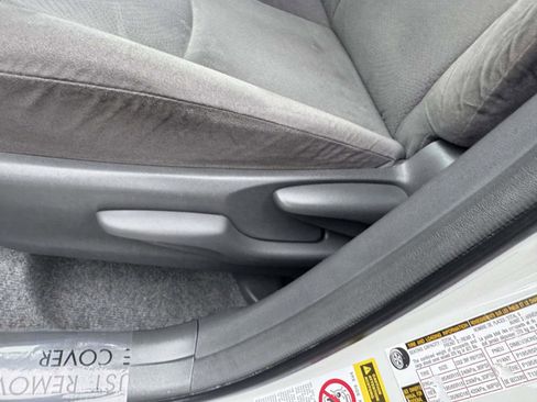 Used 2011 Toyota Prius Three image 36