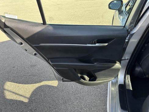 Used 2024 Toyota Camry SE image 14
