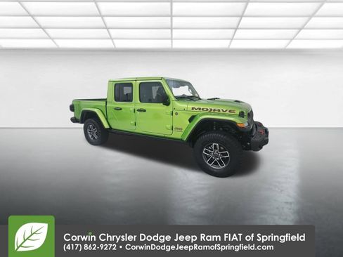 Used 2025 Jeep Gladiator Mojave image 2