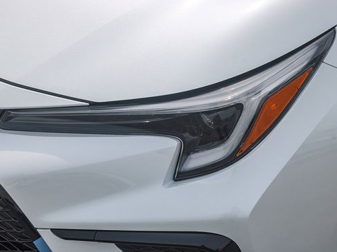 Used 2025 Toyota Corolla SE w/ Convenience Package image 5