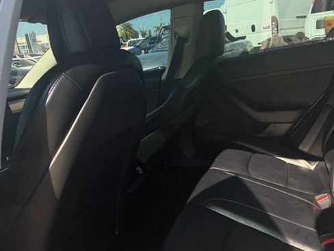 Used 2022 Tesla Model 3 Standard Range RWD image 12