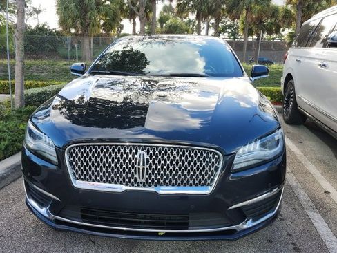 Used 2020 Lincoln MKZ Reserve image 2