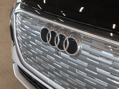 Certified 2024 Audi Q4 e-tron Premium Plus w/ Premium Plus image 26