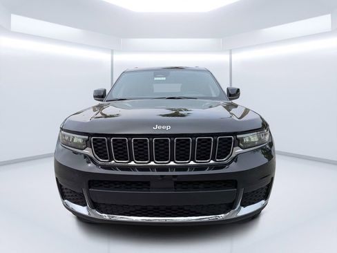 New 2026 Jeep Grand Cherokee L Laredo w/ Trailer Tow Package RWD image 8