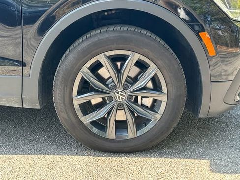 Used 2024 Volkswagen Tiguan SE image 26