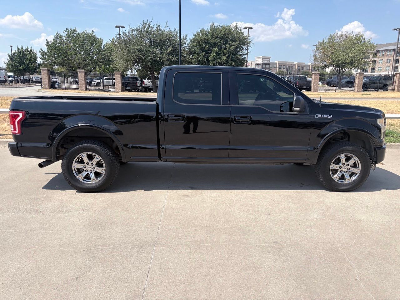 Used 2017 Ford F150 XLT w/ Equipment Group 301A Mid AWD/4WD image 3