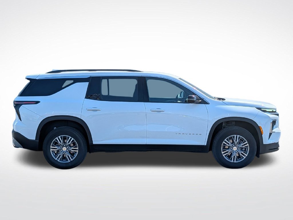 Used 2024 Chevrolet Traverse LT AWD/4WD image 2