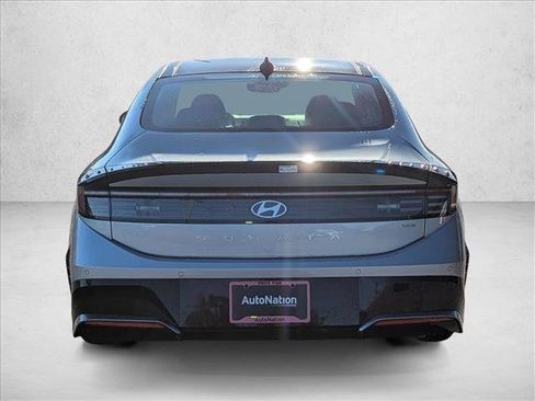 Used 2025 Hyundai Sonata Limited FWD image 7